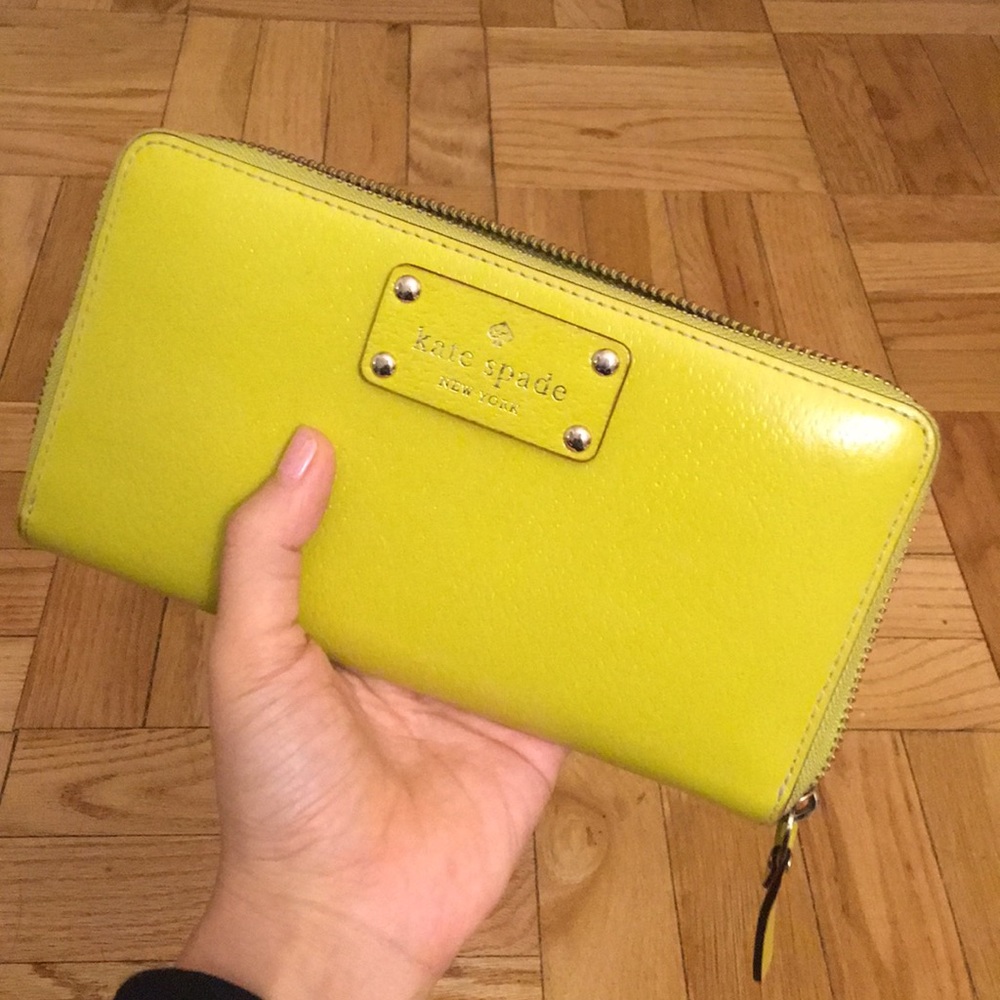Kate Spade Olive Leather Zip Wallet